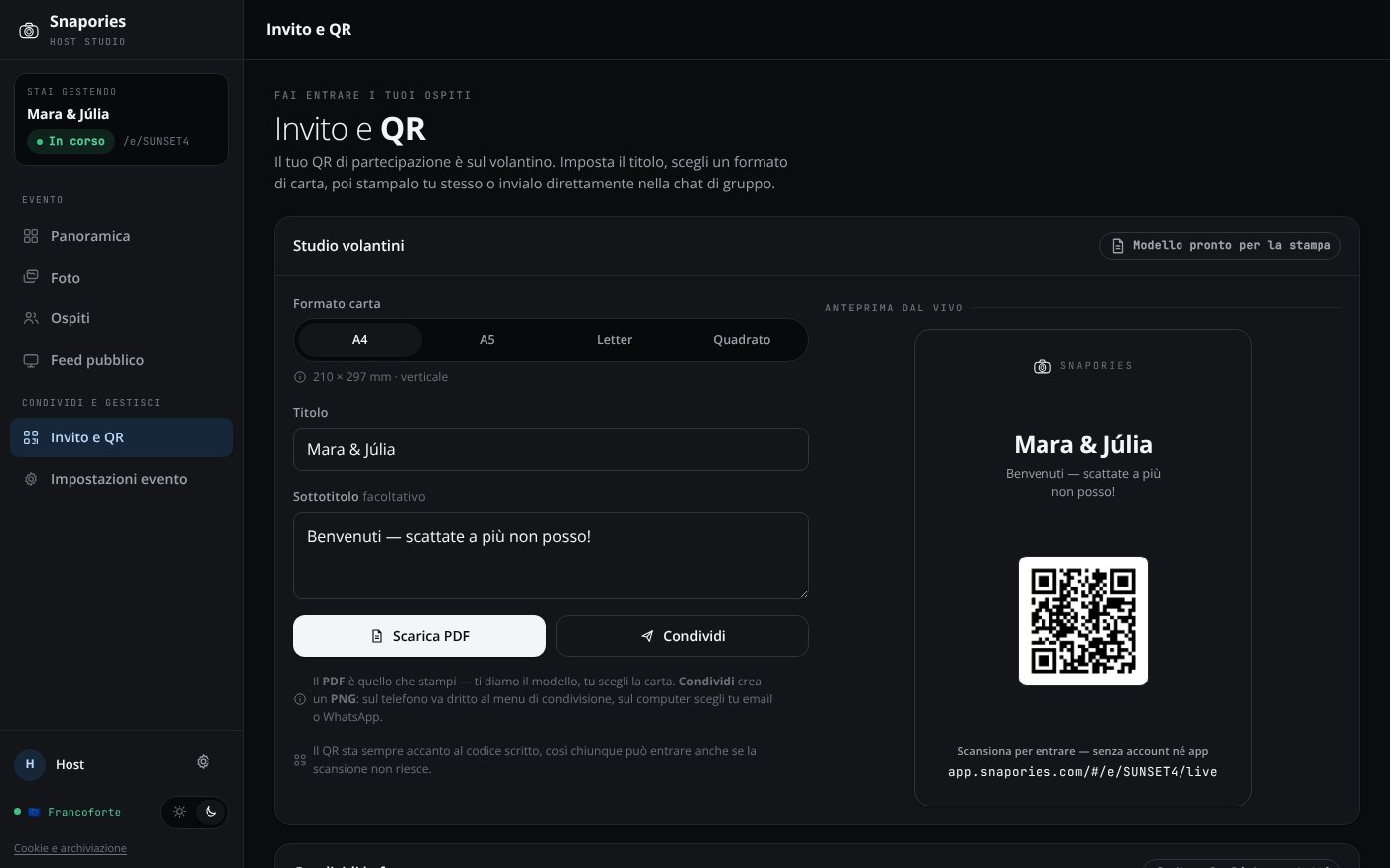 La dashboard host di Snapories su un laptop: la vista Invito e QR, con il QR code dell'evento e i modelli di volantino stampabili