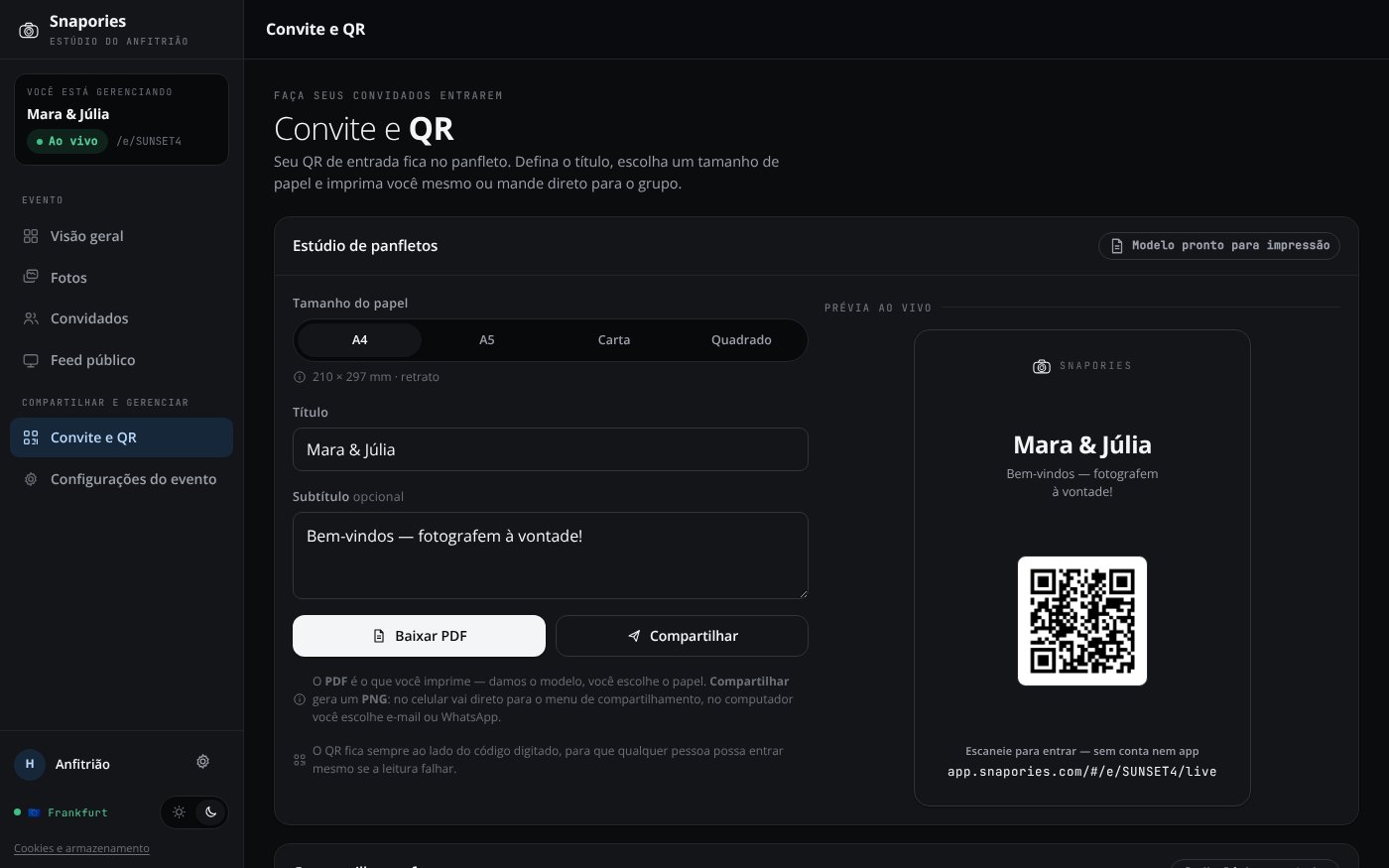 O painel do anfitrião Snapories em um laptop — a visualização de Convite e QR, com o QR code do evento e os modelos de panfleto imprimíveis